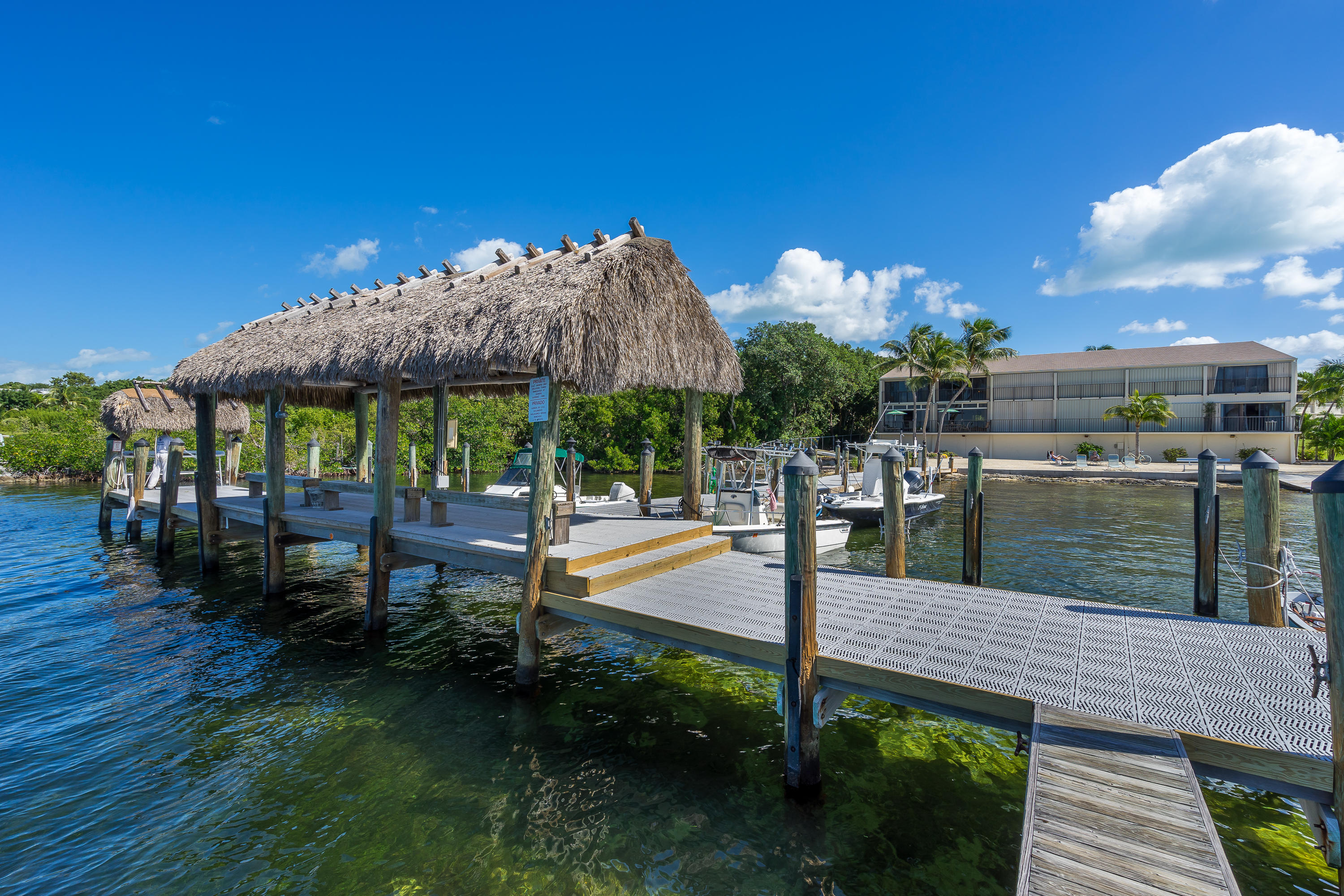 87200 Overseas Highway, Unit E8 Islamorada, FL 33036 - Photo 37 of 64 First Come Dockage