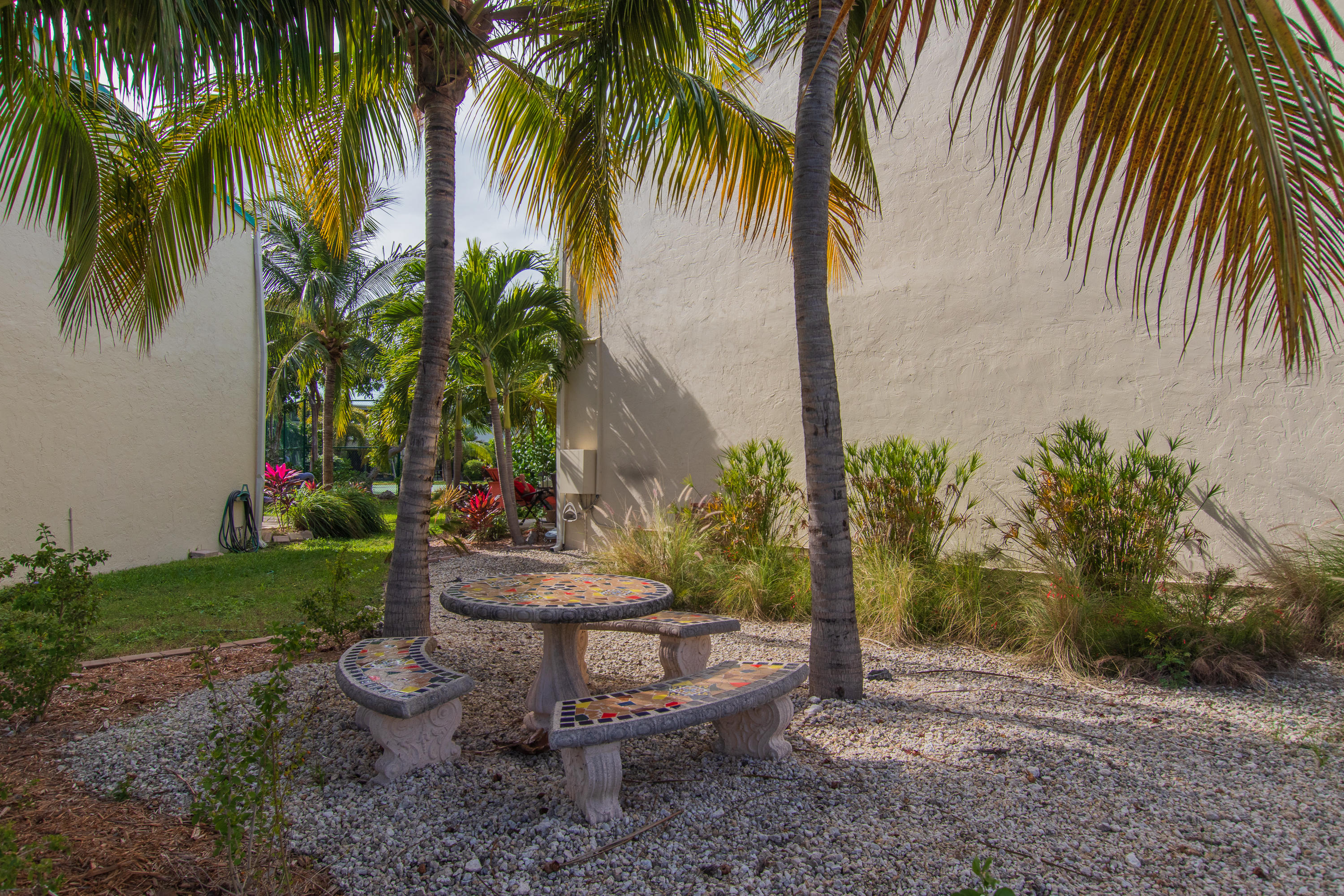 87200 Overseas Highway, Unit E8 Islamorada, FL 33036 - Photo 49 of 64 Sitting Area