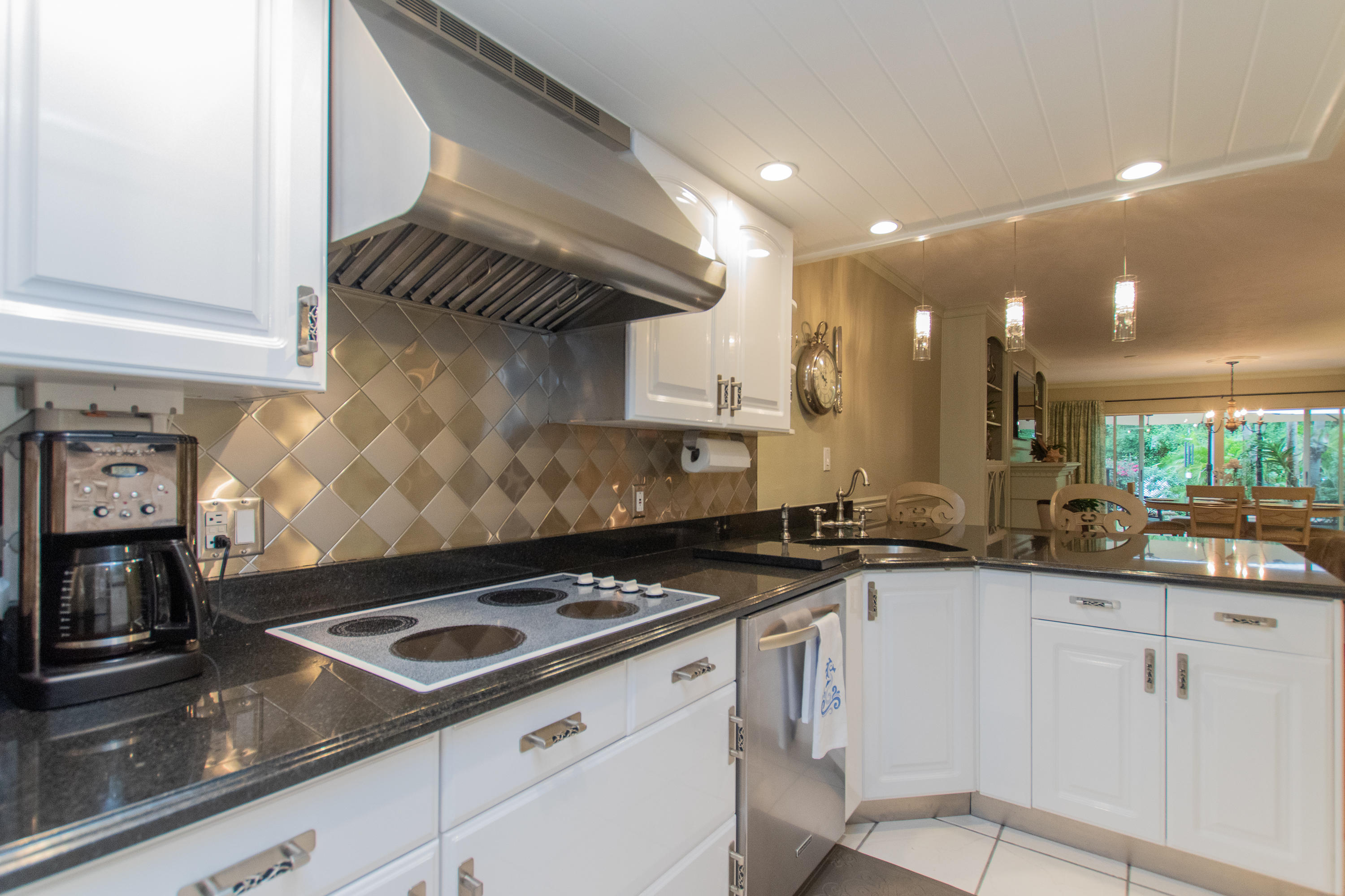 87200 Overseas Highway, Unit E8 Islamorada, FL 33036 - Photo 6 of 64 Stainless/granite Kitchen