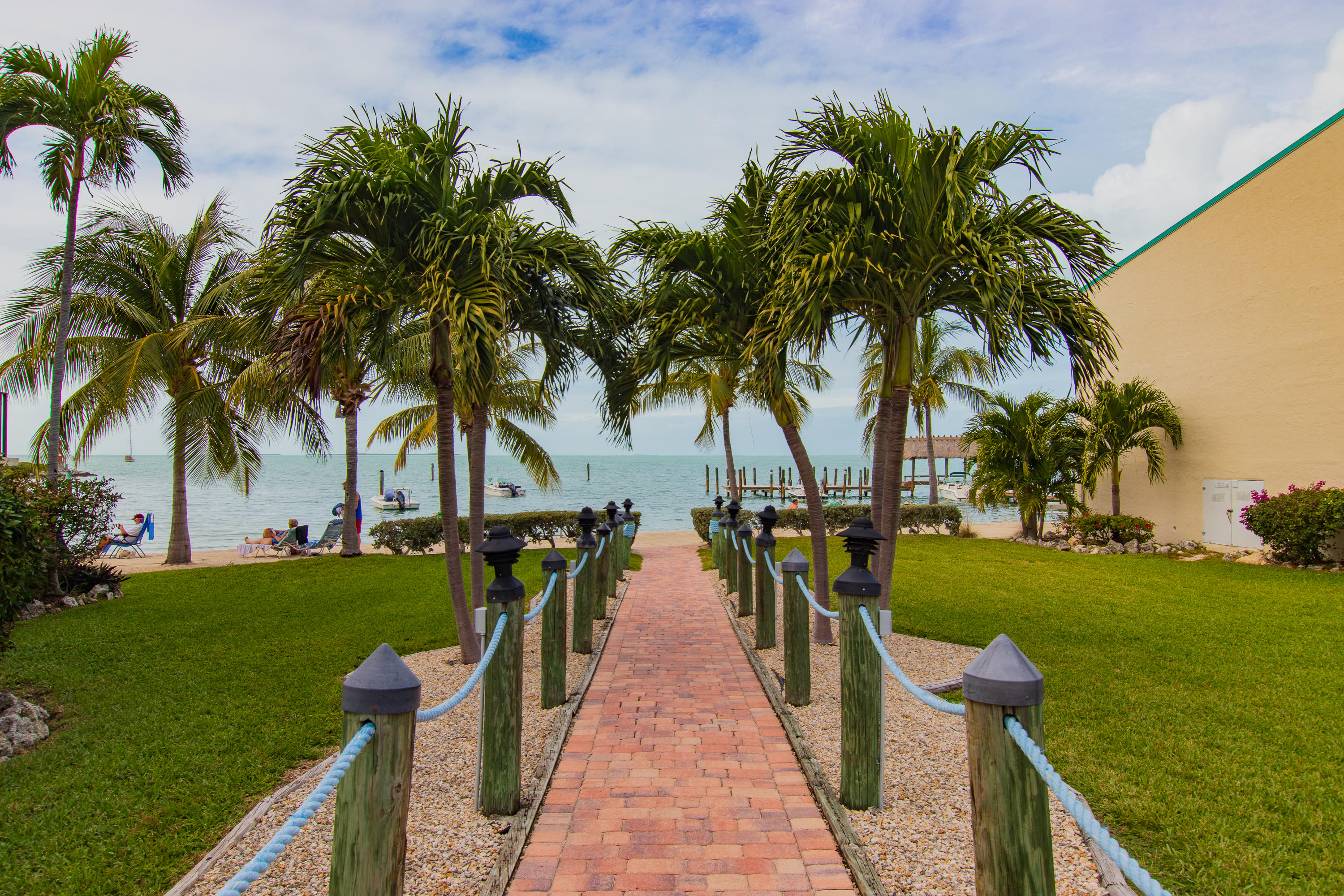 87200 Overseas Highway, Unit E8 Islamorada, FL 33036 - Photo 57 of 64 virtual-tour-291147-52