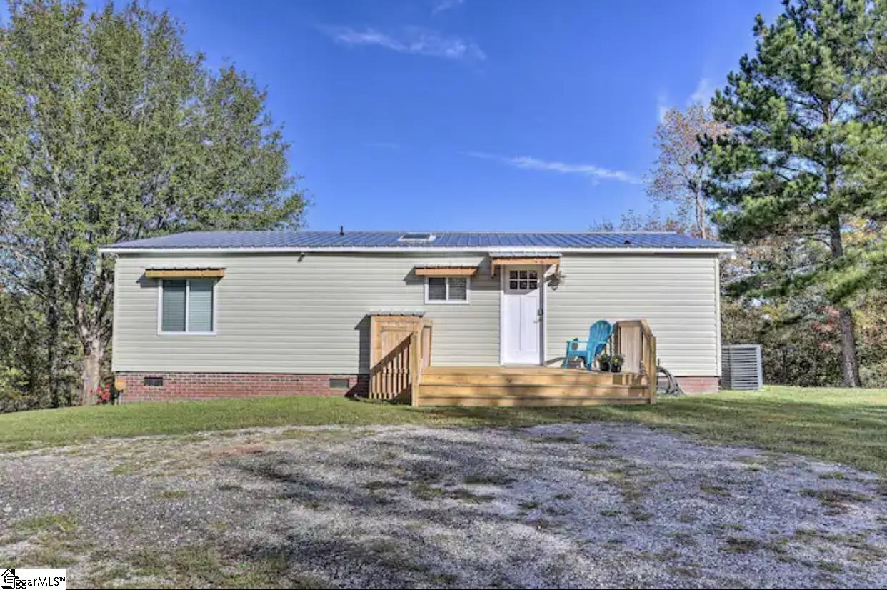 1714 Ridge Road Hodges, SC 29653 - Photo 4 of 36