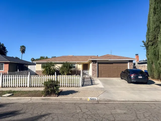 $390,000 | 5833 East Pontiac Way, Fresno, CA 93727