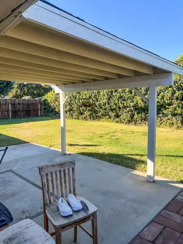 $390,000 | 5833 East Pontiac Way, Fresno, CA 93727