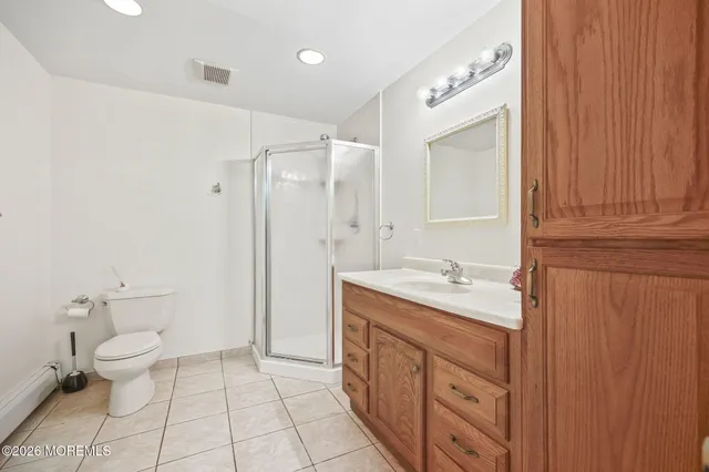 $1,025,000 | 16 Wiltshire Drive, Manalapan, NJ 07726