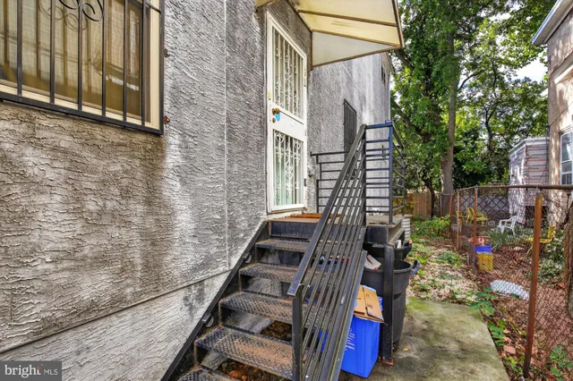 a view of an outdoor space