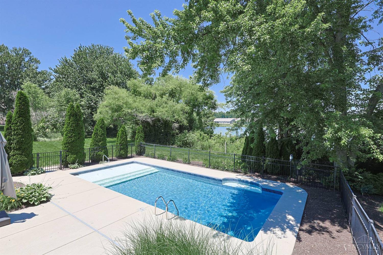 2928 Struble Road Cincinnati, OH 45251 - Photo 9 of 68
