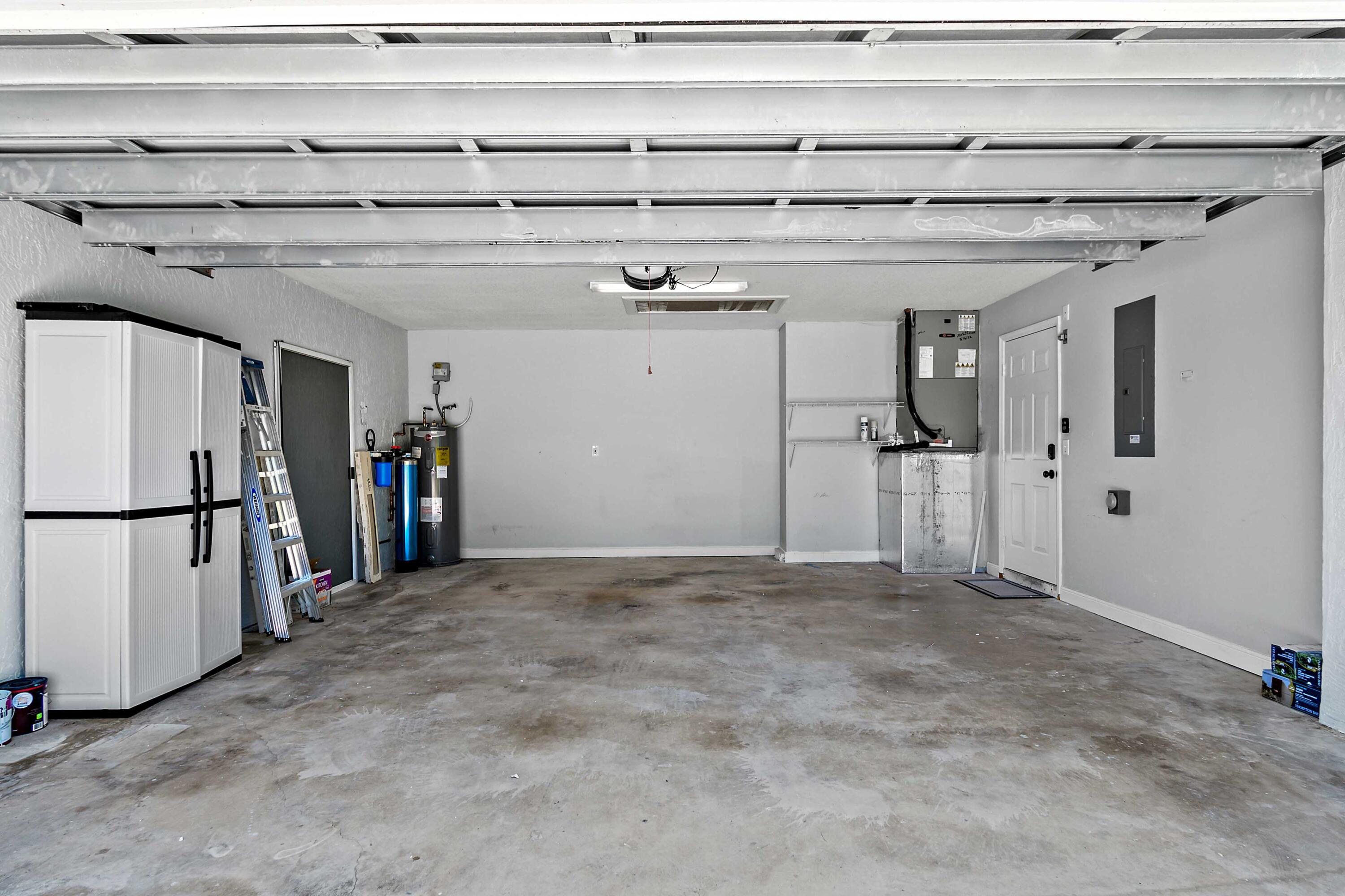 104 Old Jupiter Beach Road Jupiter, FL 33477 - Photo 17 of 17 a view of a garage