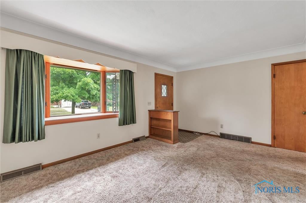1028 Rosedale Street Maumee, OH 43537 - Photo 5 of 25 Gallery Image 5