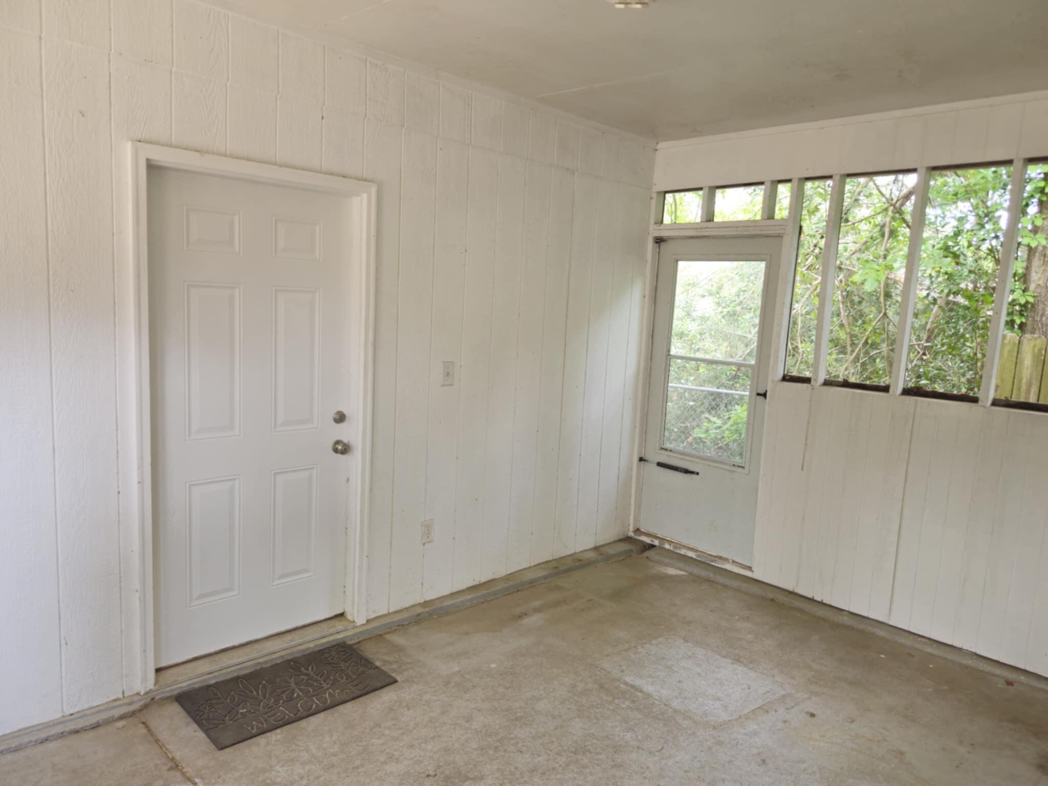 101 Blaylock Street Crestview, FL 32539 - Photo 17 of 21 Breezeway