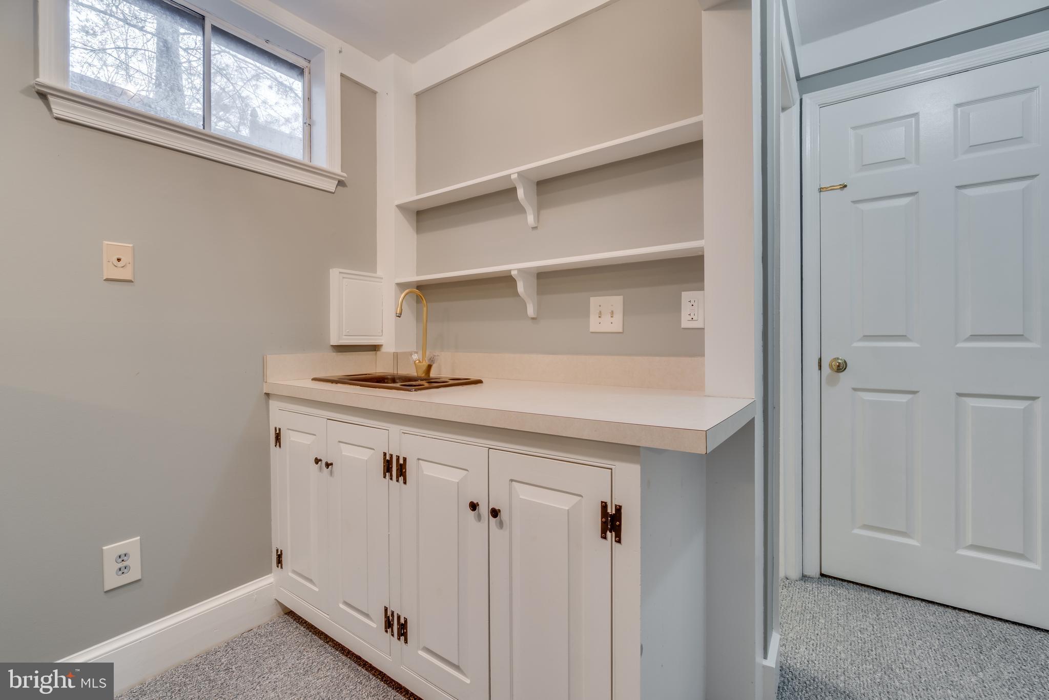 2069 Cobblestone Lane Reston, VA 20191 - Photo 26 of 35 a bathroom with a sink vanity and a mirror