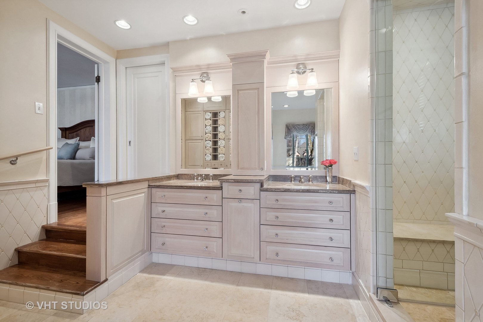 2944 Grant Street Evanston, IL 60201 - Photo 17 of 35