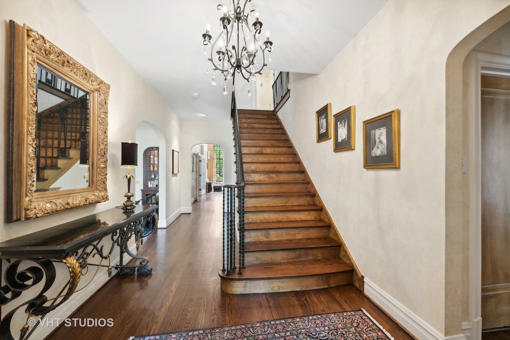 2944 Grant Street Evanston, IL 60201 - Photo 4 of 35