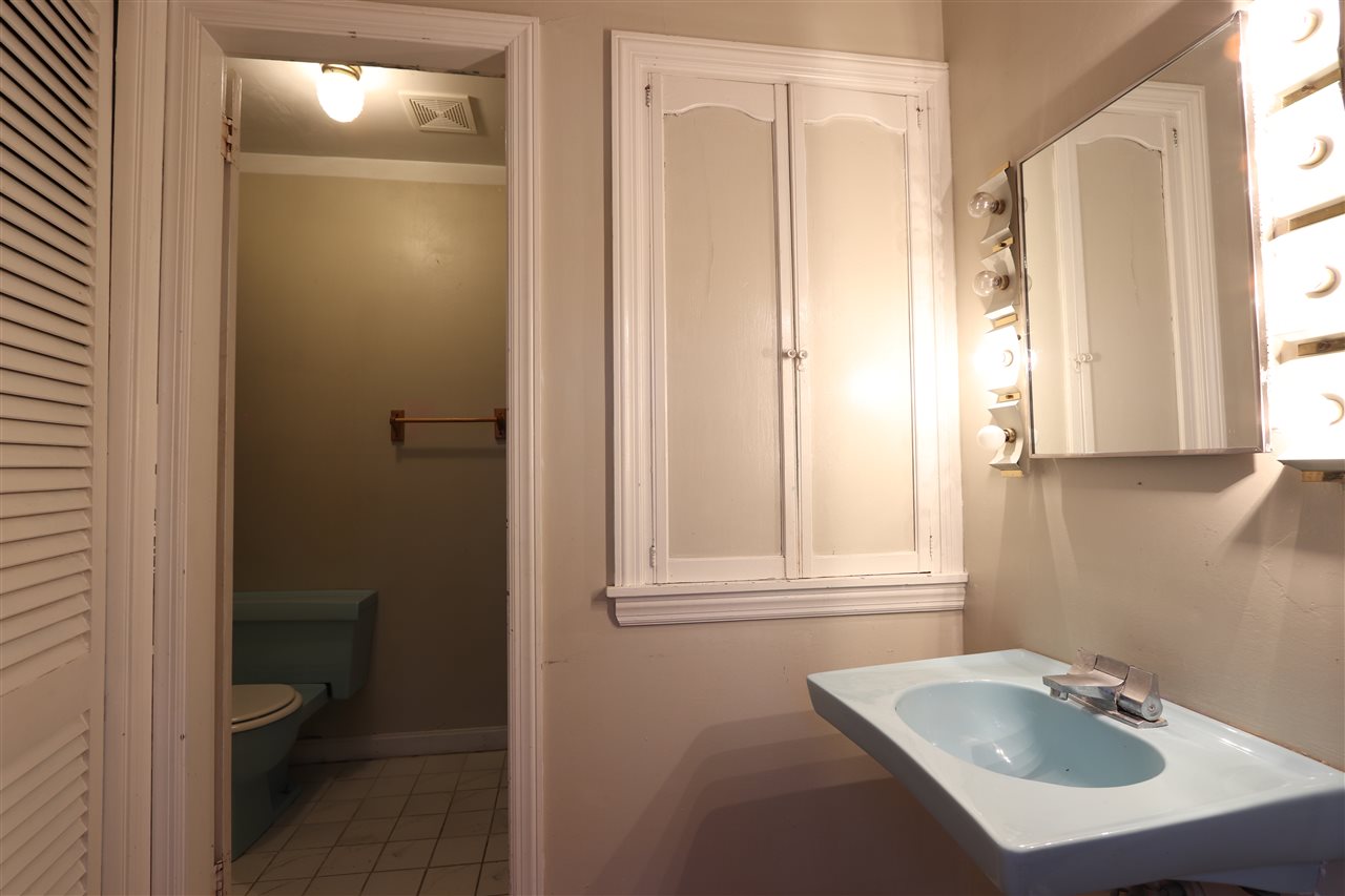1099 Shadow Lake Road Waterford, VT 05819 - Photo 17 of 27
