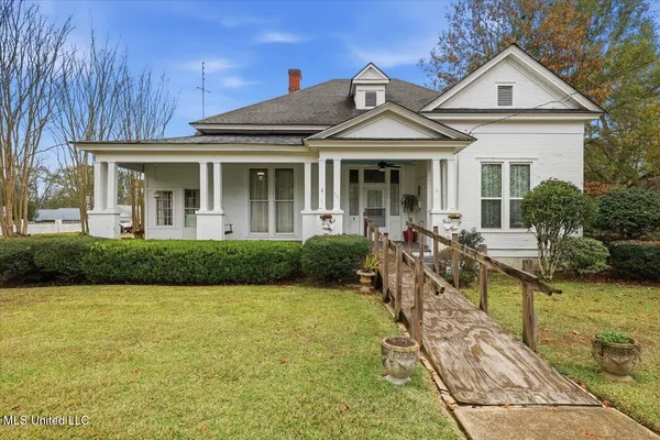 $225,000 | 501 2nd Avenue Southwest, Magee, MS 39111