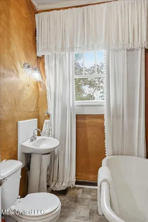 $225,000 | 501 2nd Avenue Southwest, Magee, MS 39111