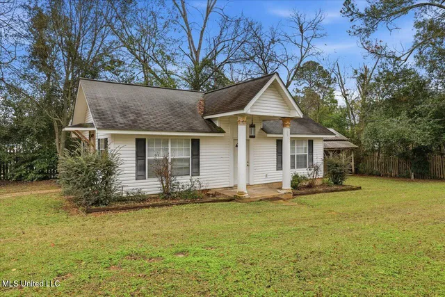 $225,000 | 501 2nd Avenue Southwest, Magee, MS 39111