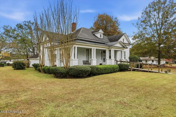 $225,000 | 501 2nd Avenue Southwest, Magee, MS 39111