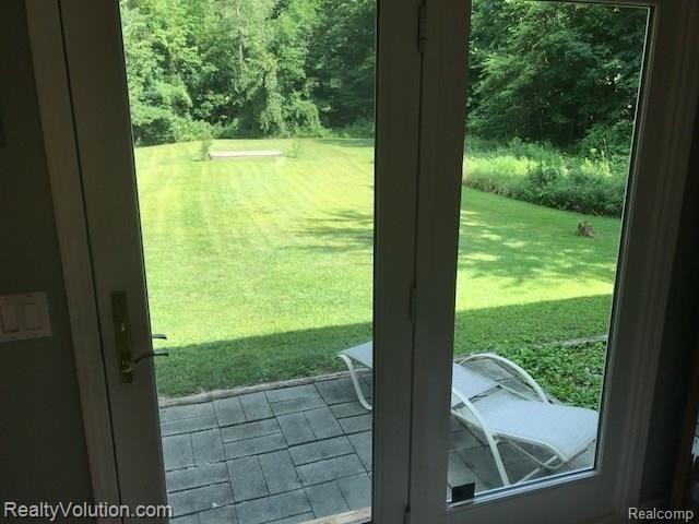 627 Harsen Road Lapeer, MI 48446 - Photo 9 of 19 IMG_4050.jpg
