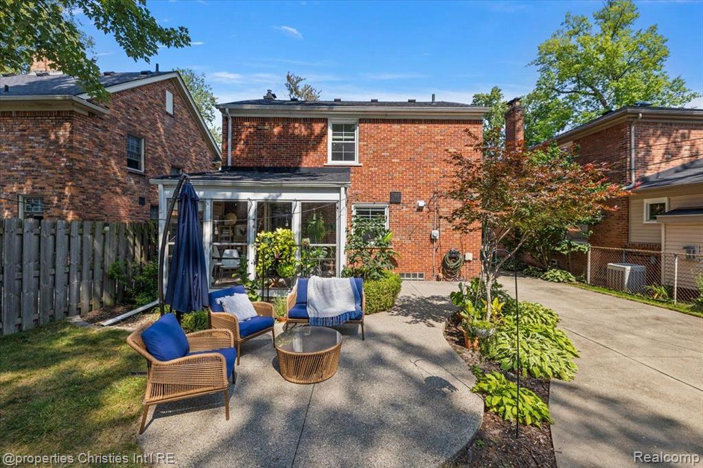 1683 Severn Road Grosse Pointe Woods, MI 48236 - Photo 34 of 47