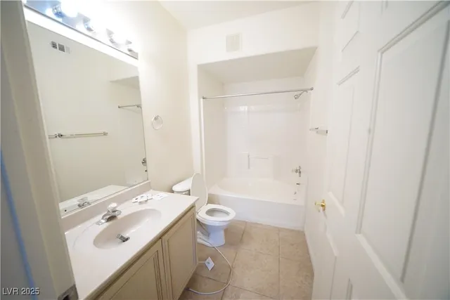 $1,595 | 7151 South Durango Drive, Unit 109, Las Vegas, NV 89113