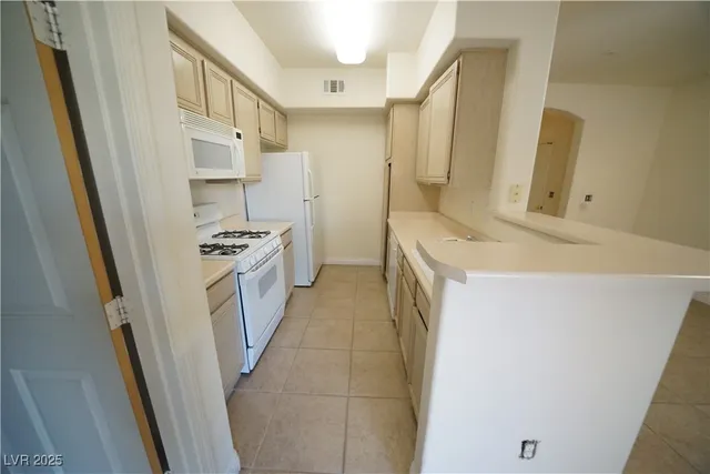 $1,595 | 7151 South Durango Drive, Unit 109, Las Vegas, NV 89113