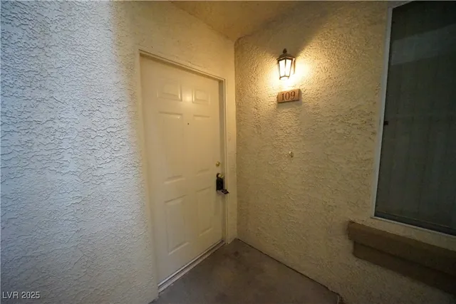 $1,595 | 7151 South Durango Drive, Unit 109, Las Vegas, NV 89113