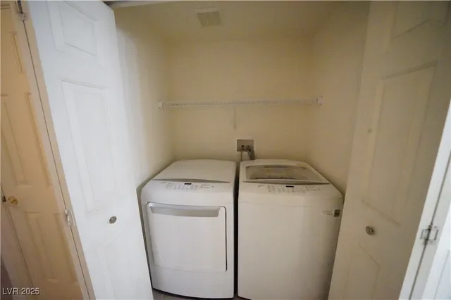 $1,595 | 7151 South Durango Drive, Unit 109, Las Vegas, NV 89113