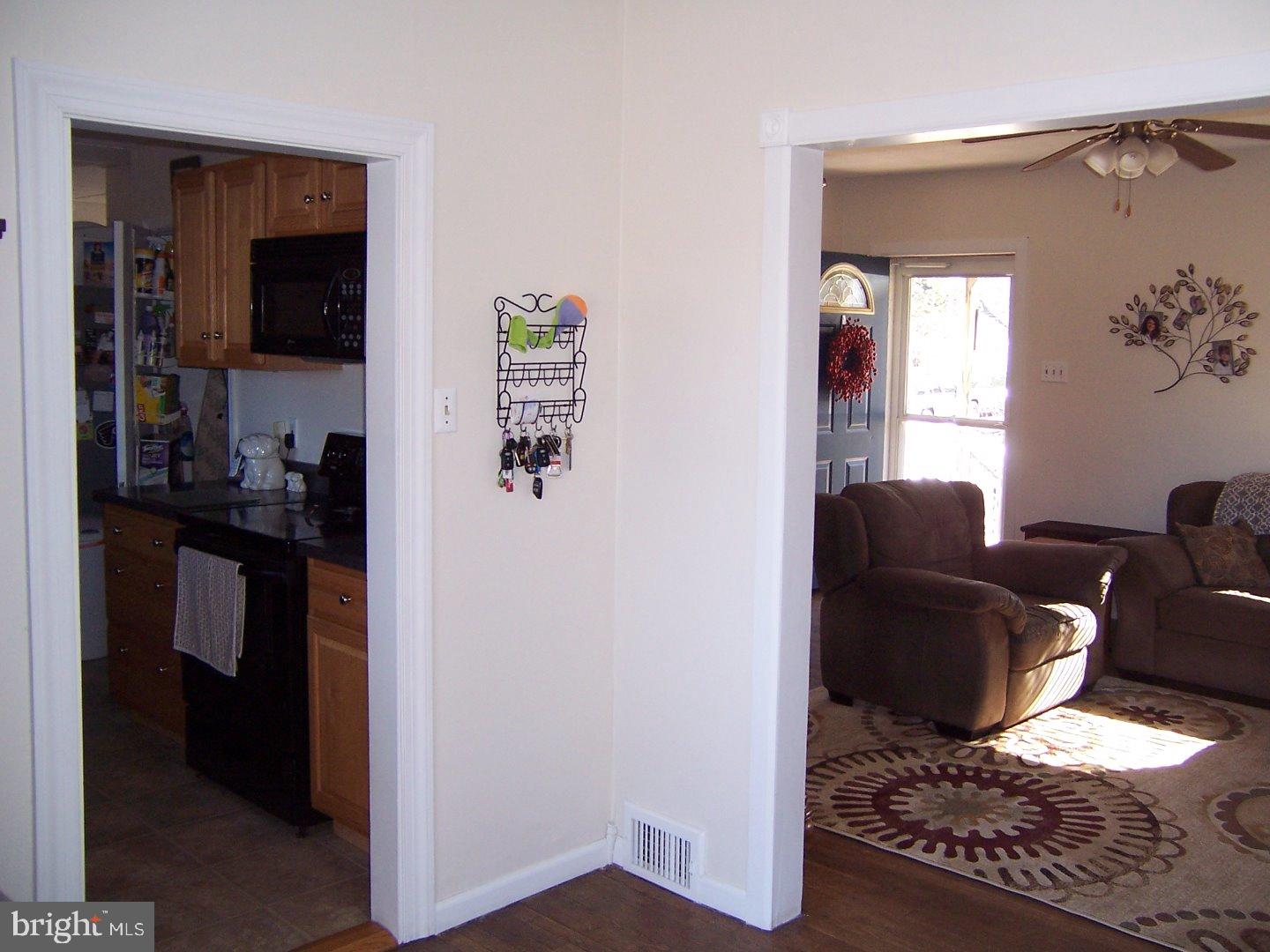 219 Washington Street Spring City, PA 19475 - Photo 3 of 19 Gallery Image 3