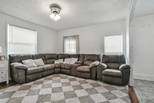 $350,000 | 202 East Main Street, Norwood Young America, MN 55397