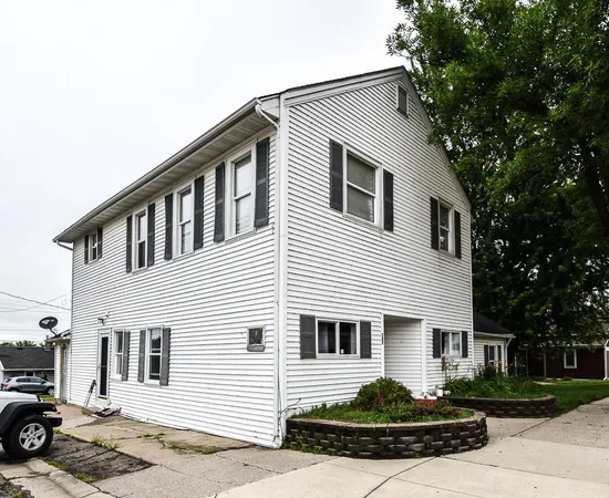 $350,000 | 202 East Main Street, Norwood Young America, MN 55397