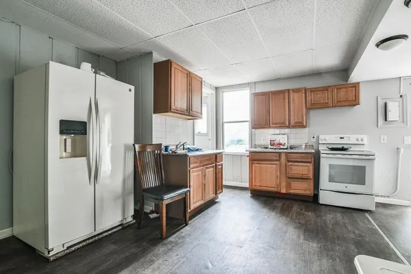 $350,000 | 202 East Main Street, Norwood Young America, MN 55397