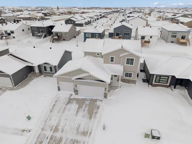 $524,364 | 6891 14th Street South, Fargo, ND 58104