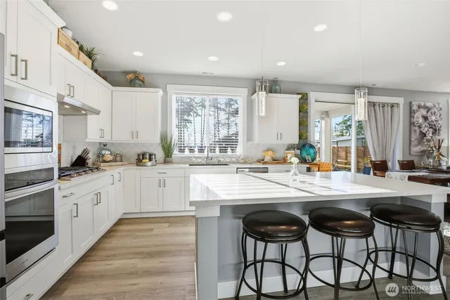 $874,999 | 1189 Seawall Lane, Oak Harbor, WA 98277