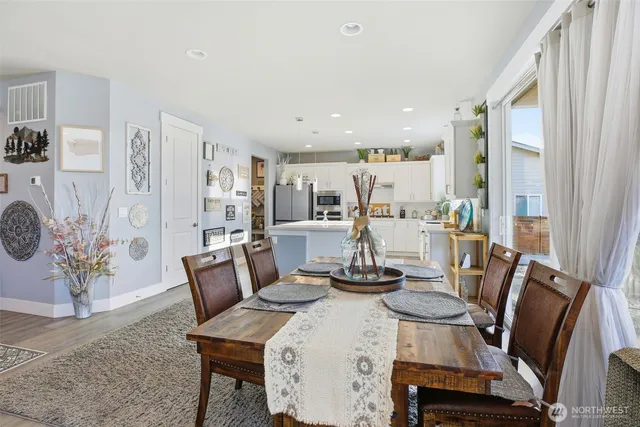 $874,999 | 1189 Seawall Lane, Oak Harbor, WA 98277