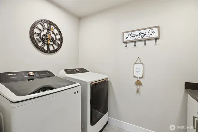 $874,999 | 1189 Seawall Lane, Oak Harbor, WA 98277