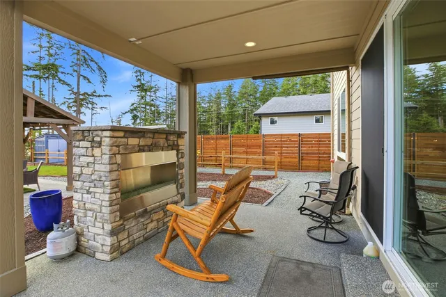 $874,999 | 1189 Seawall Lane, Oak Harbor, WA 98277