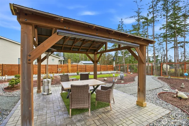 $874,999 | 1189 Seawall Lane, Oak Harbor, WA 98277