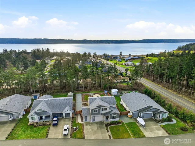 $874,999 | 1189 Seawall Lane, Oak Harbor, WA 98277