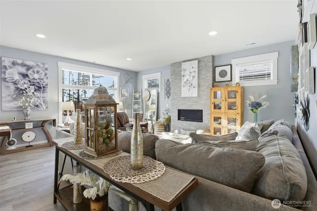 $874,999 | 1189 Seawall Lane, Oak Harbor, WA 98277