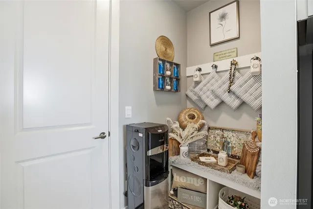 $874,999 | 1189 Seawall Lane, Oak Harbor, WA 98277