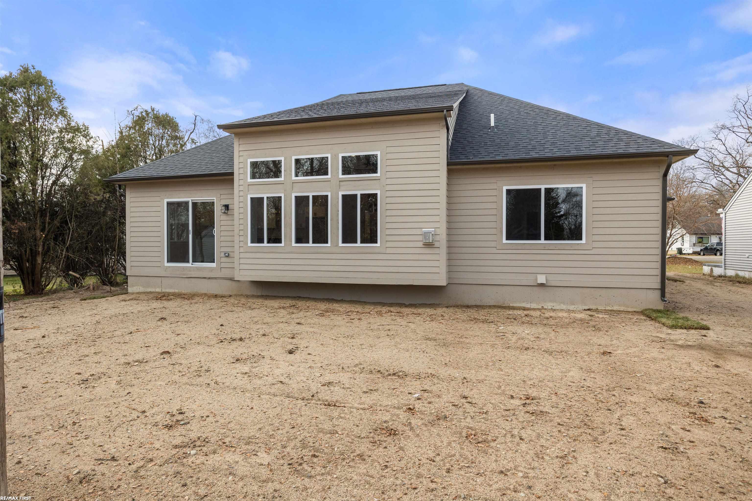 2547 Weaverton Rochester, MI 48307 - Photo 29 of 31 50130197-e1566943-102e-4d9a-88bf-7b0e57ef3d0b.JPG