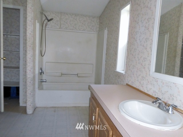 11291 Southeast Sedgwick Road Port Orchard, WA 98366 - Photo 7 of 21 Gallery Image 7