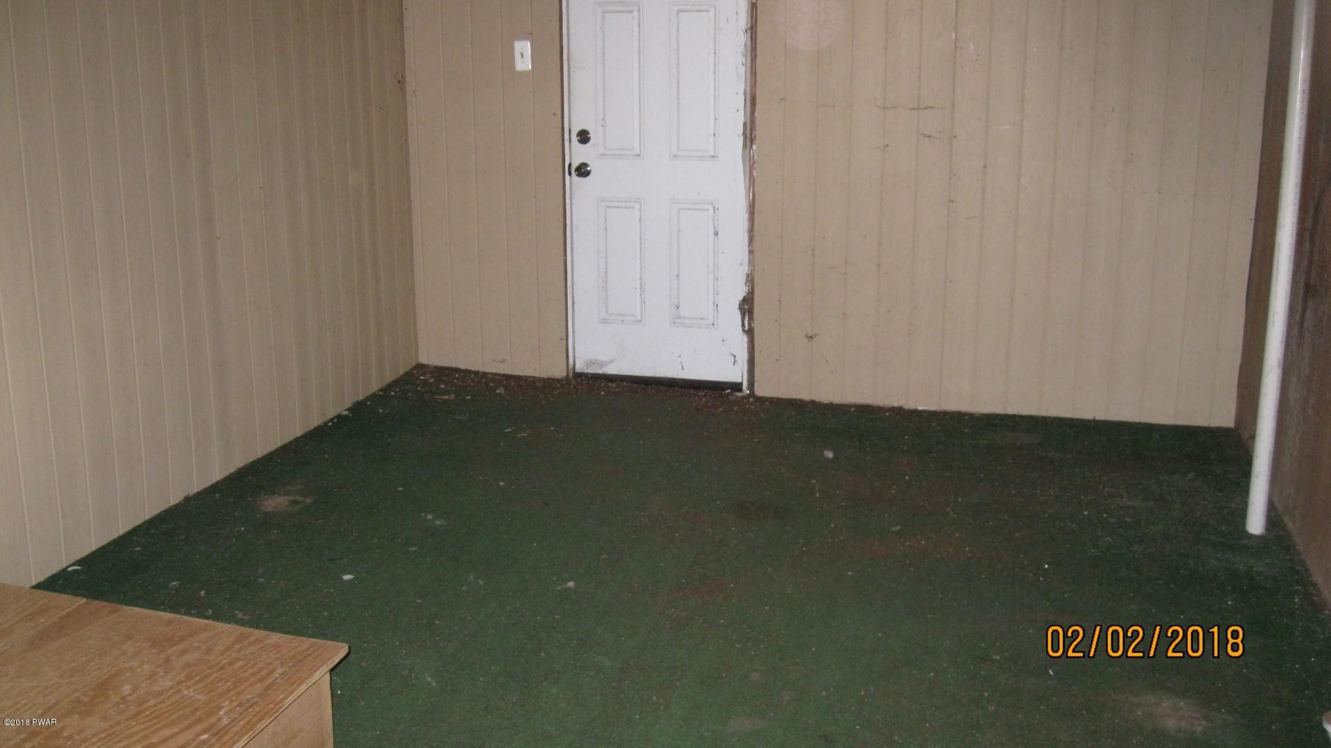 217 Huckleberry Road Newfoundland, PA 18445 - Photo 10 of 20 11-interior