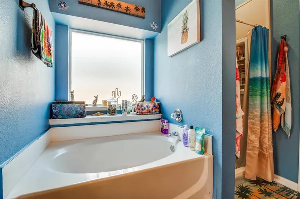 $375,000 | 805 East Huitt Lane, Euless, TX 76040