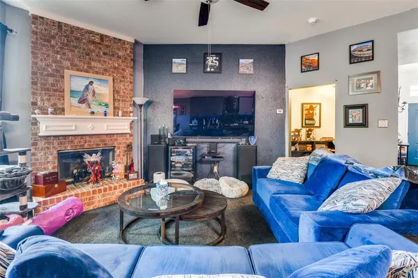 $375,000 | 805 East Huitt Lane, Euless, TX 76040