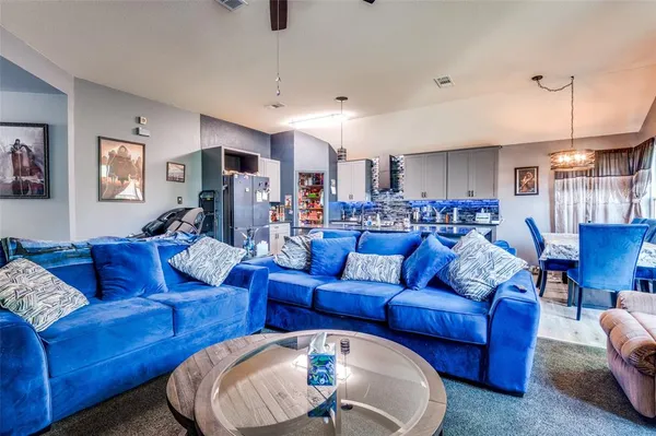 $375,000 | 805 East Huitt Lane, Euless, TX 76040