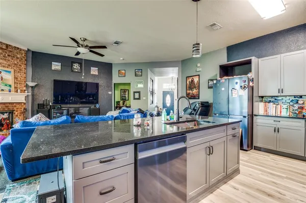 $375,000 | 805 East Huitt Lane, Euless, TX 76040