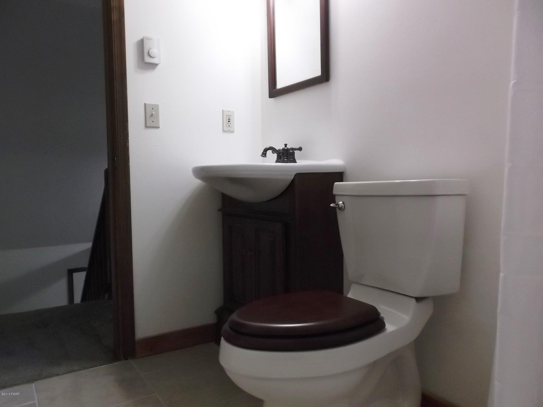 110 Ferris Road Hawley, PA 18428 - Photo 34 of 54 Full bath - 2nd floor - another view