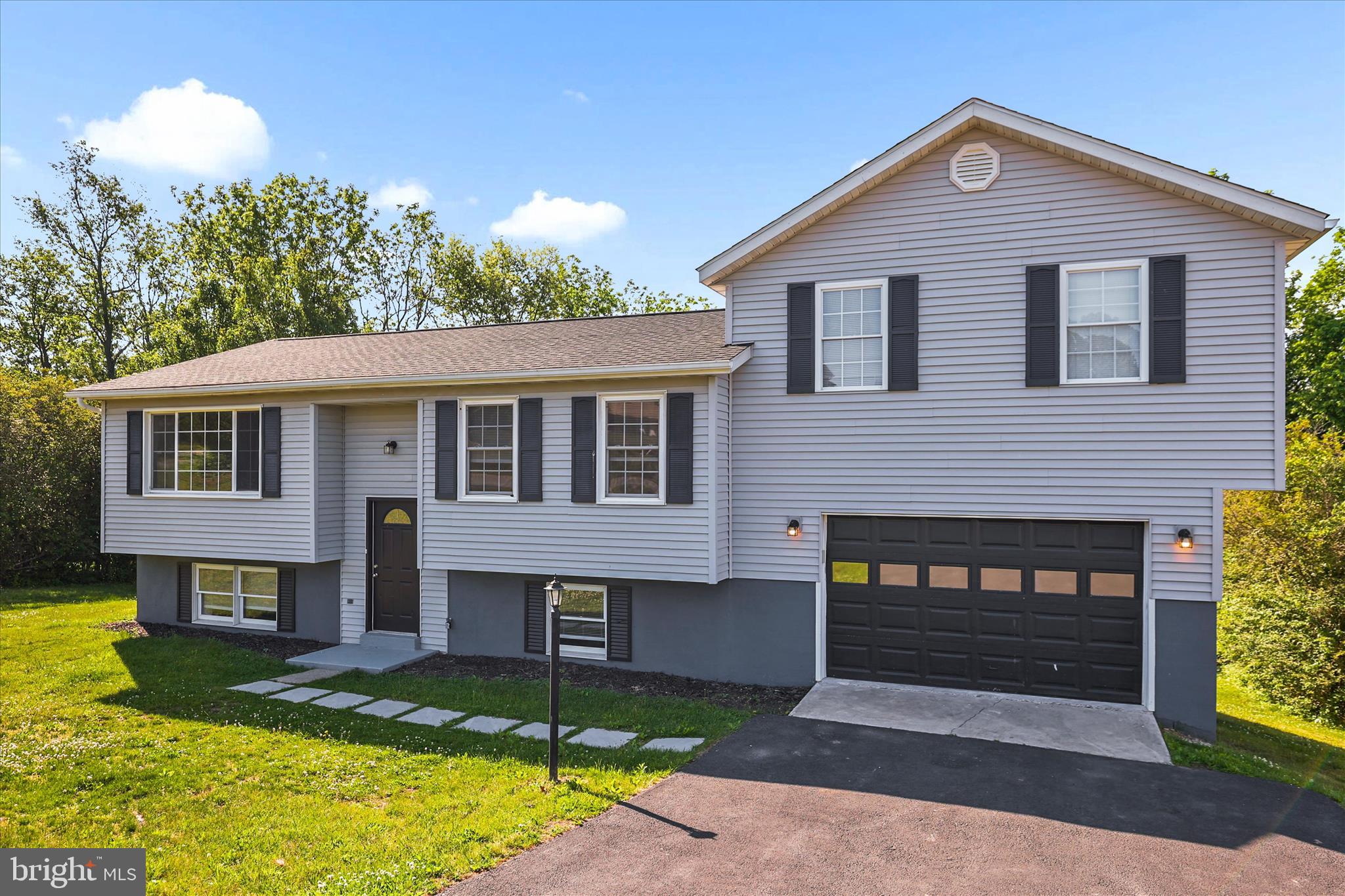253 Vegas Drive Hanover, PA 17331 - Photo 3 of 39