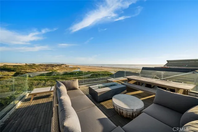 a outdoor view with a sitting space